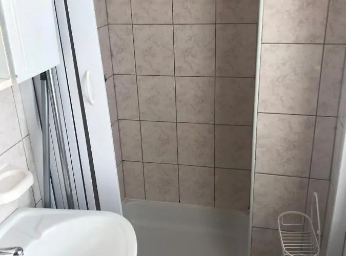 아파트 Apartmenthaus