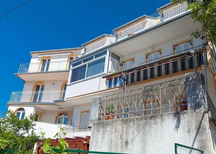 아파트 Apartmenthaus